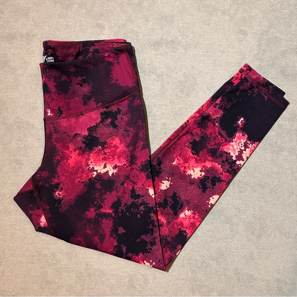 Old Navy Active Leggings in Red and Black Tie-Dye